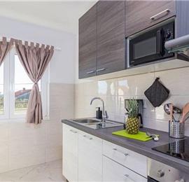 6 bedroom villa with pool near Pula, sleeps 12